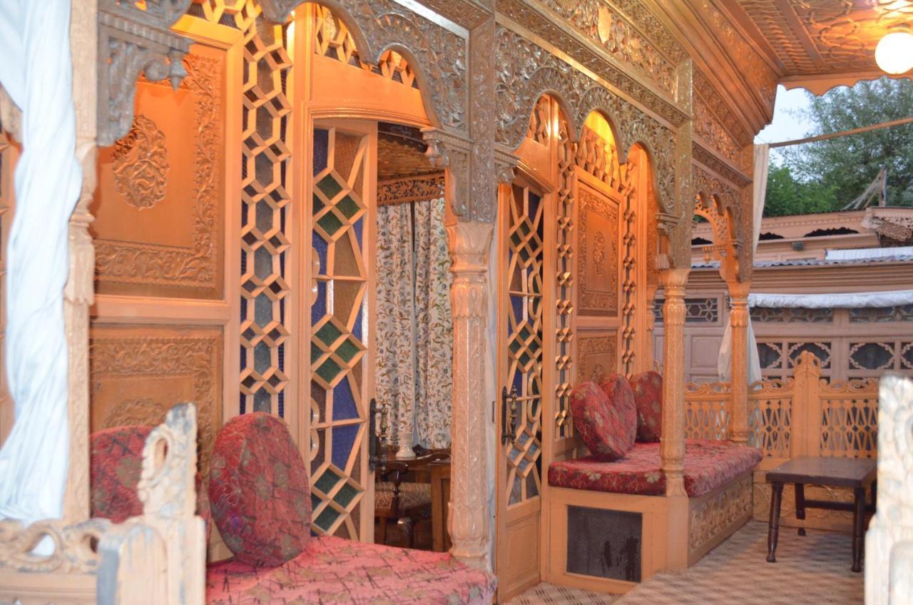فندق نيو أليكساندرا جروب أوف هاوس بوتس Srīnagar المظهر الخارجي الصورة