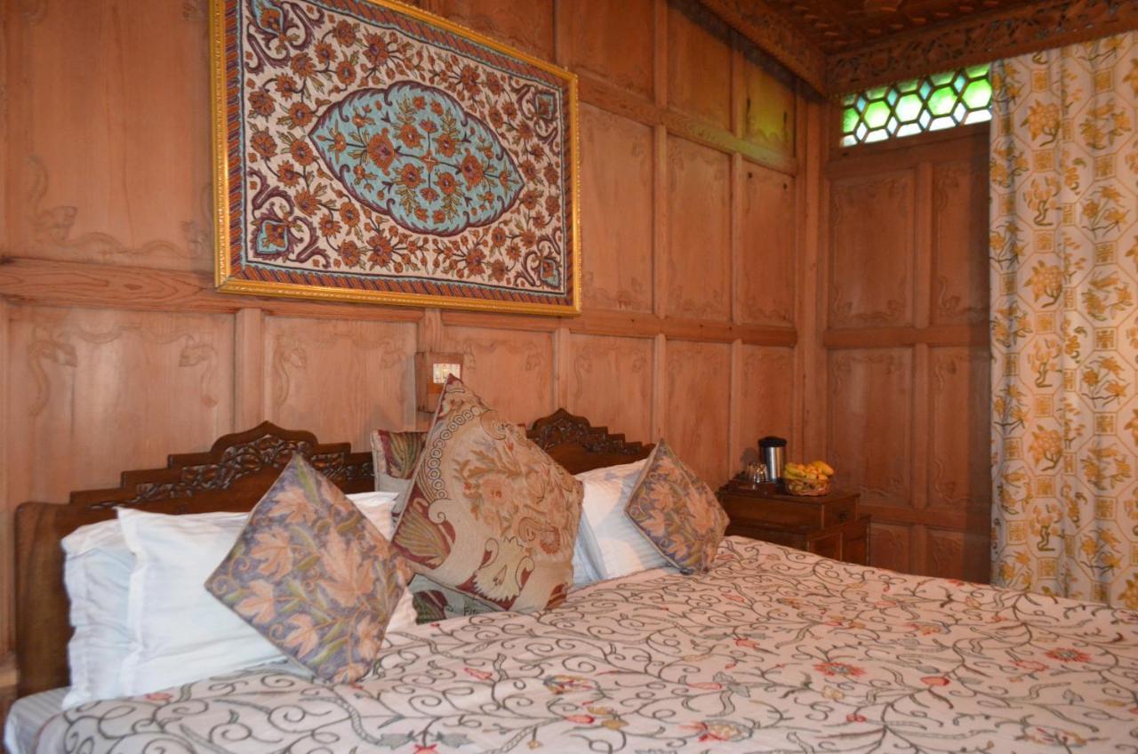 فندق نيو أليكساندرا جروب أوف هاوس بوتس Srīnagar المظهر الخارجي الصورة